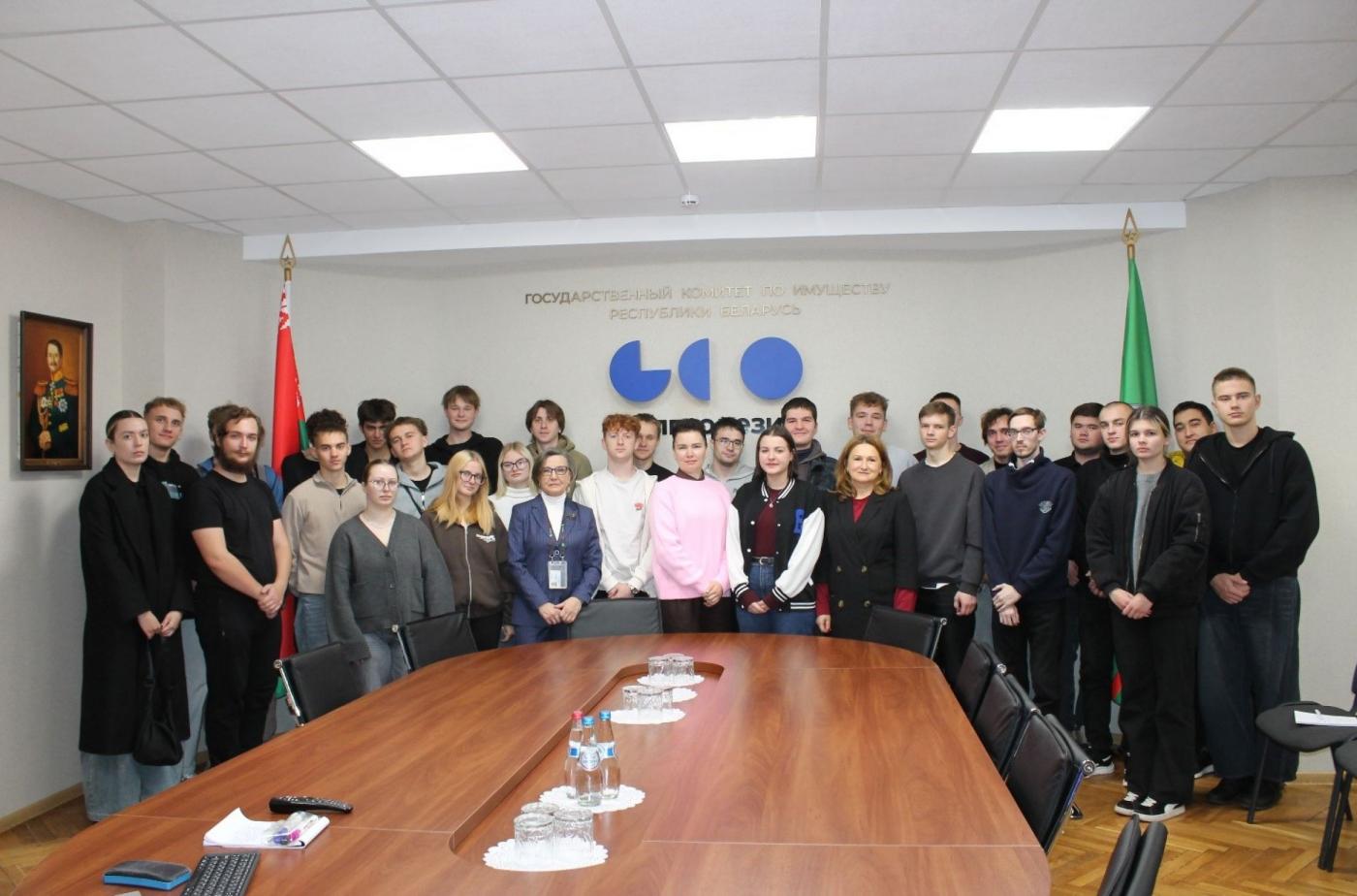 Студенты кафедры «Геодезия и аэрокосмические геотехнологии» посетили с экскурсией ГП «Белгеодезия»